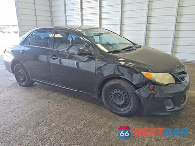 Czwarte zdjęcie samochodu z boku: 2013 TOYOTA COROLLA L VIN:2T1BU4EE9DC114437 - miniatura