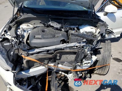 Zdjęcie 11 z 12 samochodu: 2019 VOLVO XC60 T5 VIN:LYV102RKXKB235578 - miniatura
