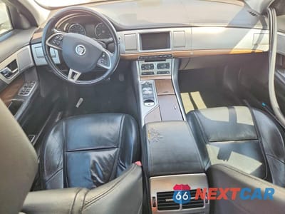 Zdjęcie 8 z 12 samochodu: 2013 JAGUAR XF VIN:SAJWA0ES4DPU03821 - miniatura