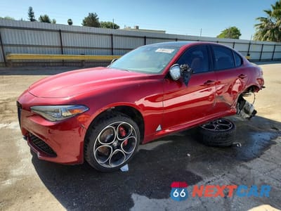2022 ALFA ROMEO GIULIA SUPER ZARFAMBN5N7656867 - główne zdjęcie licytacji z USA - miniatura