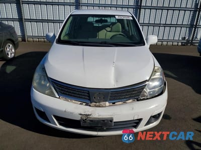 Piąte zdjęcie samochodu w środku: 2009 NISSAN VERSA 1.8 S VIN:3N1BC13E09L500272 - miniatura