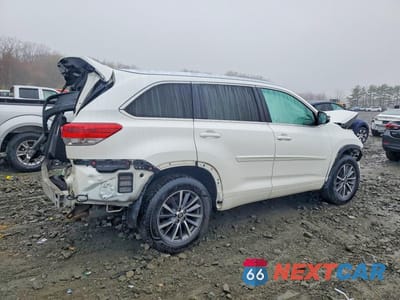 Trzecie zdjęcie samochodu z tyłu: 2017 TOYOTA HIGHLANDER XLE VIN:5TDJZRFH4HS431266 - miniatura