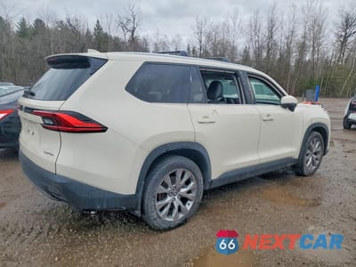 Trzecie zdjęcie samochodu z tyłu: 2024 TOYOTA GRAND HIGHLANDER HYBRID XLE VIN:5TDACAB50RS002450 - miniatura