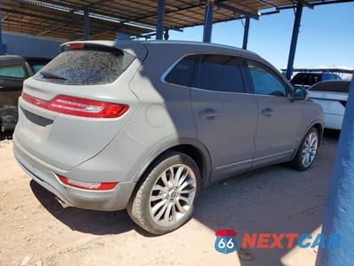 Trzecie zdjęcie samochodu z tyłu: 2017 LINCOLN MKC RESERVE VIN:5LMCJ3C94HUL00336 - miniatura