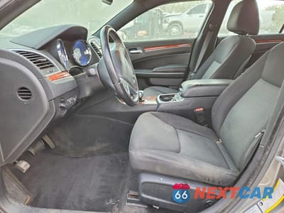 Zdjęcie 7 z 13 samochodu: 2012 CHRYSLER 300 VIN:2C3CCAAG7CH227275 - miniatura