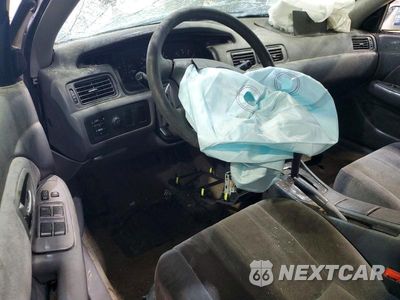 Zdjęcie 8 z 12 samochodu: 2001 TOYOTA CAMRY LE VIN:JT2BG22K610557360 - miniatura