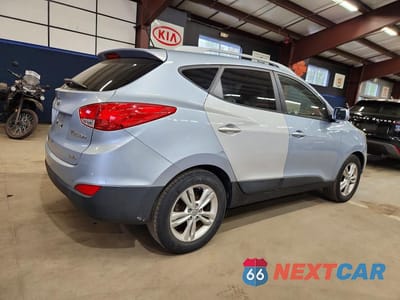 Trzecie zdjęcie samochodu z tyłu: 2011 HYUNDAI TUCSON GLS VIN:KM8JUCAC7BU212579 - miniatura