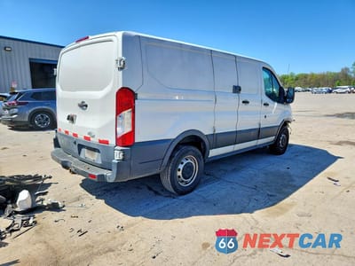 Trzecie zdjęcie samochodu z tyłu: 2015 FORD TRANSIT 250 DELIVERY VAN VIN:1FTNR1ZM0FKA45217 - miniatura