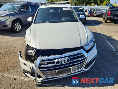 Piąte zdjęcie samochodu w środku: 2020 AUDI Q5 PREMIUM PLUS VIN:WA1BNAFY0L2037775 - miniatura
