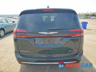 Zdjęcie 6 z 13 samochodu: 2023 CHRYSLER PACIFICA HYBRID LIMITED VIN:2C4RC1S75PR622687 - miniatura