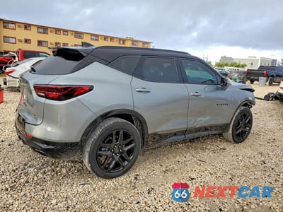 Trzecie zdjęcie samochodu z tyłu: 2024 CHEVROLET BLAZER RS VIN:3GNKBERS6RS238730 - miniatura