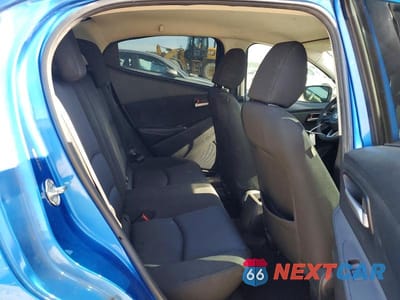Zdjęcie 10 z 12 samochodu: 2019 TOYOTA YARIS LE VIN:3MYDLBYV3KY507392 - miniatura