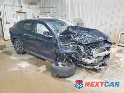 Czwarte zdjęcie samochodu z boku: 2025 BMW X2 XDRIVE28I VIN:WBX63GM00S5380163 - miniatura