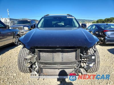 Piąte zdjęcie samochodu w środku: 2019 VOLVO XC90 T6 MOMENTUM VIN:YV4A22PK6K1433737 - miniatura