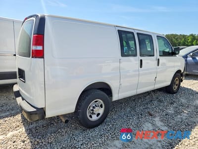 Trzecie zdjęcie samochodu z tyłu: 2020 CHEVROLET EXPRESS G2500 DELIVERY VAN VIN:1GCWGAFGXL1263496 - miniatura