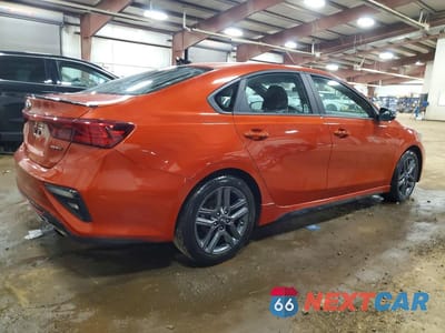 Trzecie zdjęcie samochodu z tyłu: 2020 KIA FORTE GT LINE VIN:3KPF34ADXLE220140 - miniatura