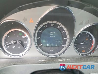 Zdjęcie 9 z 12 samochodu: 2009 MERCEDES-BENZ C 300 VIN:WDDGF54X49R044633 - miniatura