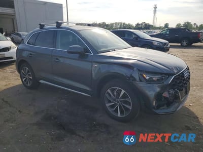 Czwarte zdjęcie samochodu z boku: 2023 AUDI Q5 PREMIUM PLUS 45 VIN:WA1EAAFY6P2065689 - miniatura