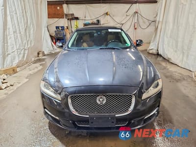 Piąte zdjęcie samochodu w środku: 2012 JAGUAR XJL VIN:SAJWA2GB7CLV30139 - miniatura