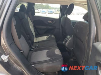 Zdjęcie 11 z 13 samochodu: 2014 JEEP CHEROKEE LATITUDE VIN:1C4PJLCS0EW222035 - miniatura