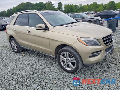 Czwarte zdjęcie samochodu z boku: 2013 MERCEDES-BENZ ML 350 BLUETEC VIN:4JGDA2EB4DA200430 - miniatura