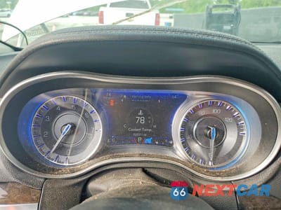 Zdjęcie 9 z 12 samochodu: 2016 CHRYSLER 300C VIN:2C3CCAEG9GH141501 - miniatura