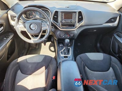 Zdjęcie 8 z 13 samochodu: 2016 JEEP CHEROKEE SPORT VIN:1C4PJMASXGW277376 - miniatura