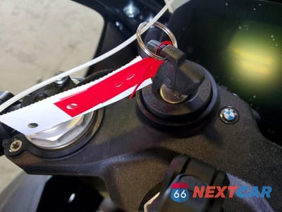 Zdjęcie 8 z 9 samochodu: 2026 BMW S 1000 RR VIN:WB10P2306T6M35591 - miniatura