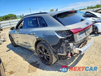 Drugie zdjęcie samochodu z przodu: 2022 AUDI E-TRON CHRONOS VIN:WA1VABGE0NB023137 - miniatura