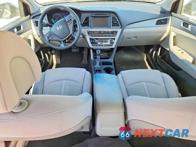 Zdjęcie 8 z 12 samochodu: 2017 HYUNDAI SONATA SE VIN:5NPE24AF3HH509217 - miniatura