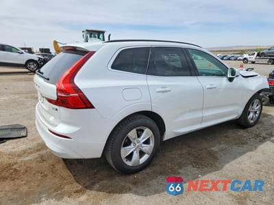 Trzecie zdjęcie samochodu z tyłu: 2022 VOLVO XC60 B5 MOMENTUM VIN:YV4L12RK4N1050893 - miniatura