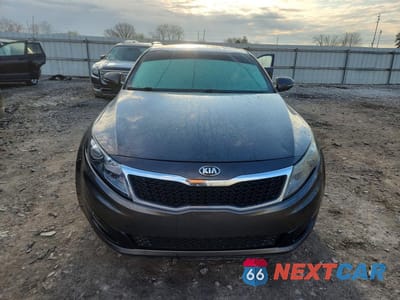 Piąte zdjęcie samochodu w środku: 2013 KIA OPTIMA LX VIN:5XXGM4A73DG204009 - miniatura