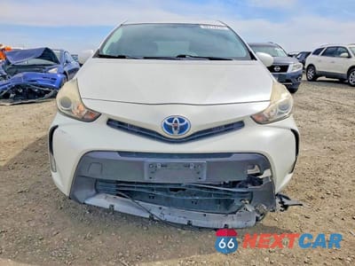 Piąte zdjęcie samochodu w środku: 2015 TOYOTA PRIUS V THREE VIN:JTDZN3EU5FJ032564 - miniatura