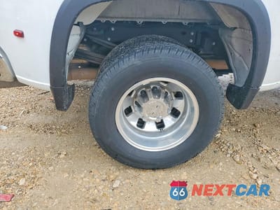 Trzecie zdjęcie samochodu z tyłu: 2024 CHEVROLET SILVERADO K3500 LTZ VIN:1GC4YUEY5RF338553 - miniatura