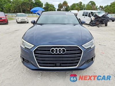 Piąte zdjęcie samochodu w środku: 2018 AUDI A3 PREMIUM VIN:WAUAUGFF9J1069419 - miniatura