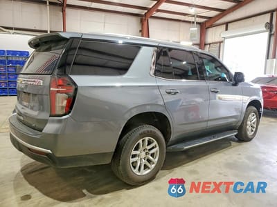 Trzecie zdjęcie samochodu z tyłu: 2022 CHEVROLET TAHOE C1500 LT VIN:1GNSCNKD5NR240846 - miniatura