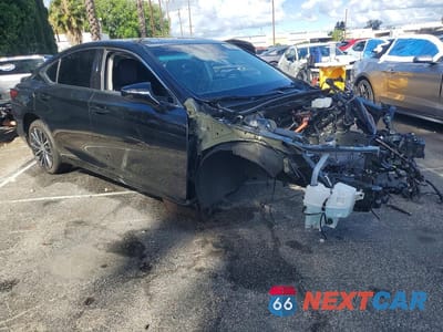 Czwarte zdjęcie samochodu z boku: 2024 LEXUS ES 300H BASE VIN:58ADA1C10RU044521 - miniatura
