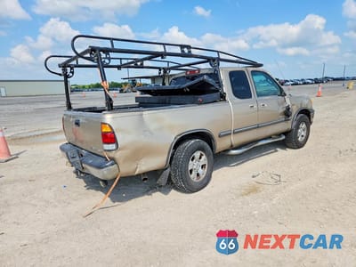 Trzecie zdjęcie samochodu z tyłu: 2001 TOYOTA TUNDRA SR5 VIN:5TBBT441X1S185420 - miniatura
