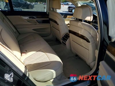Zdjęcie 10 z 12 samochodu: 2016 BMW 740 I VIN:WBA7E2C54GG503919 - miniatura