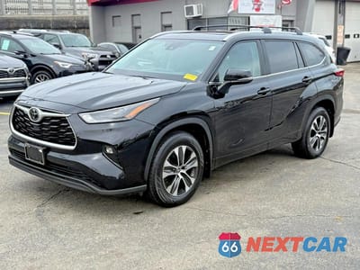 2023 TOYOTA HIGHLANDER XLE 5TDKDRBH5PS022488 - główne zdjęcie licytacji z USA - miniatura