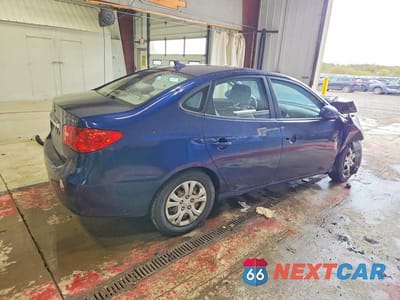 Trzecie zdjęcie samochodu z tyłu: 2010 HYUNDAI ELANTRA GLS VIN:KMHDU4ADXAU951309 - miniatura
