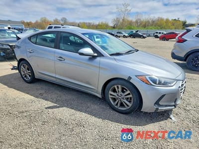 Czwarte zdjęcie samochodu z boku: 2017 HYUNDAI ELANTRA SE VIN:5NPD84LF5HH003296 - miniatura