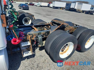 Zdjęcie 9 z 10 samochodu: 2015 FREIGHTLINER CASCADIA 125 SEMI TRUCK VIN:1FUJGLD67FLGJ1338 - miniatura
