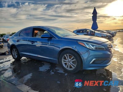 Czwarte zdjęcie samochodu z boku: 2015 HYUNDAI SONATA SE VIN:5NPE24AFXFH063502 - miniatura