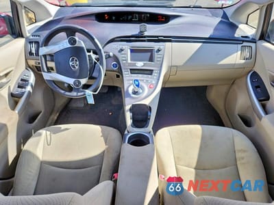 Zdjęcie 8 z 12 samochodu: 2012 TOYOTA PRIUS TWO VIN:JTDKN3DU1C5385987 - miniatura