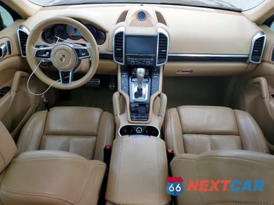 Zdjęcie 8 z 13 samochodu: 2016 PORSCHE CAYENNE S VIN:WP1AB2A22GLA94898 - miniatura