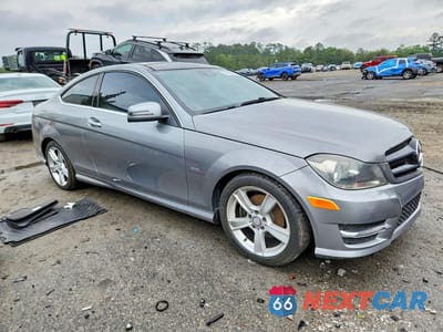 Czwarte zdjęcie samochodu z boku: 2014 MERCEDES-BENZ C 250 VIN:WDDGJ4HB7EG292484 - miniatura