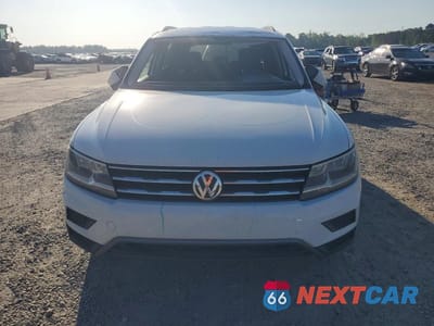 Piąte zdjęcie samochodu w środku: 2019 VOLKSWAGEN TIGUAN S VIN:3VV1B7AX5KM078648 - miniatura