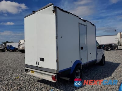 Trzecie zdjęcie samochodu z tyłu: 2023 FORD E350 REFRIGERATED BOX TRUCK VIN:1FDWE3FK9PDD14783 - miniatura