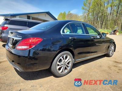 Trzecie zdjęcie samochodu z tyłu: 2018 MERCEDES-BENZ C 300 4MATIC VIN:55SWF4KB4JU271269 - miniatura